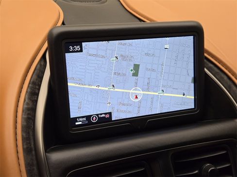 Used 2021 Aston Martin DB11 image 37