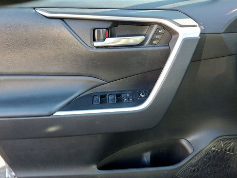 Used 2023 Toyota RAV4 XLE Premium image 14