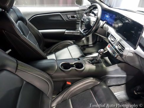 Used 2025 Ford Mustang Premium RWD image 24