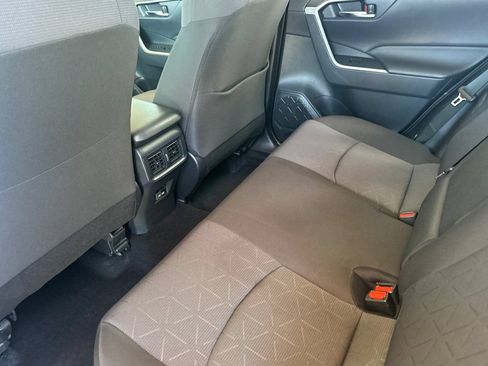 Used 2025 Toyota RAV4 XLE AWD/4WD image 14