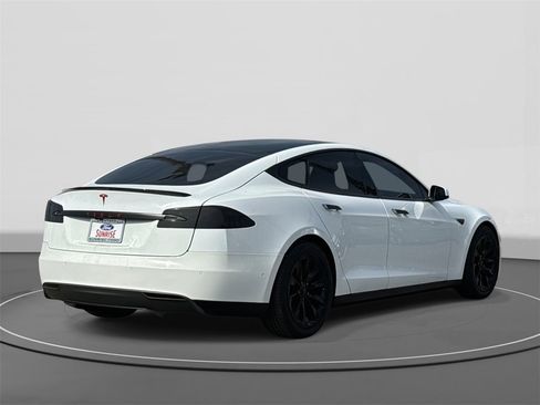 Used 2016 Tesla Model S 70D image 4