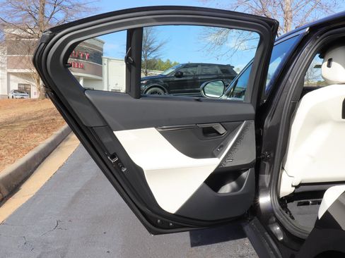 Used 2025 BMW 530i w/ Executive Package image 13