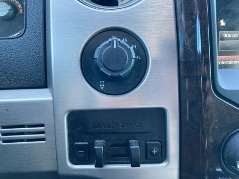 Used 2013 Ford F150 Platinum image 18