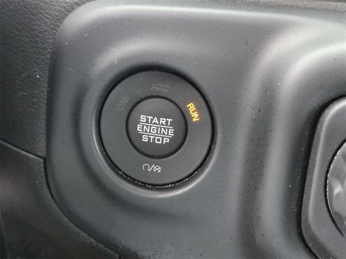 Used 2023 Jeep Gladiator Willys image 21