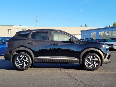 New 2026 Nissan Kicks SV image 4