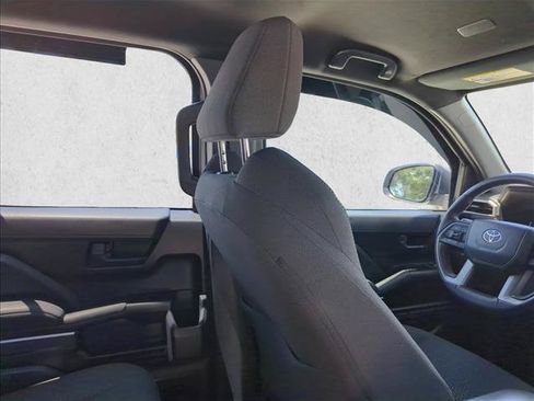 Used 2025 Toyota 4Runner SR5 AWD/4WD image 20