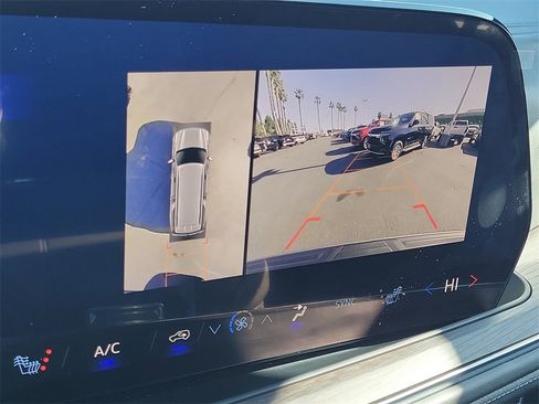 Used 2025 Chevrolet Suburban LT w/ Comfort Package image 10