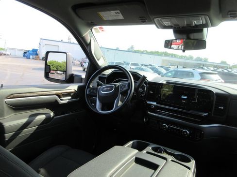 Certified 2025 GMC Sierra 2500 SLE w/ SLE Value Package; AWD/4WD image 24