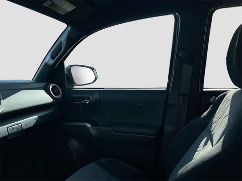 Used 2023 Toyota Tacoma TRD Sport image 23