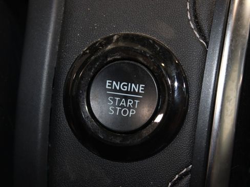 Used 2025 Ford Expedition Platinum image 28