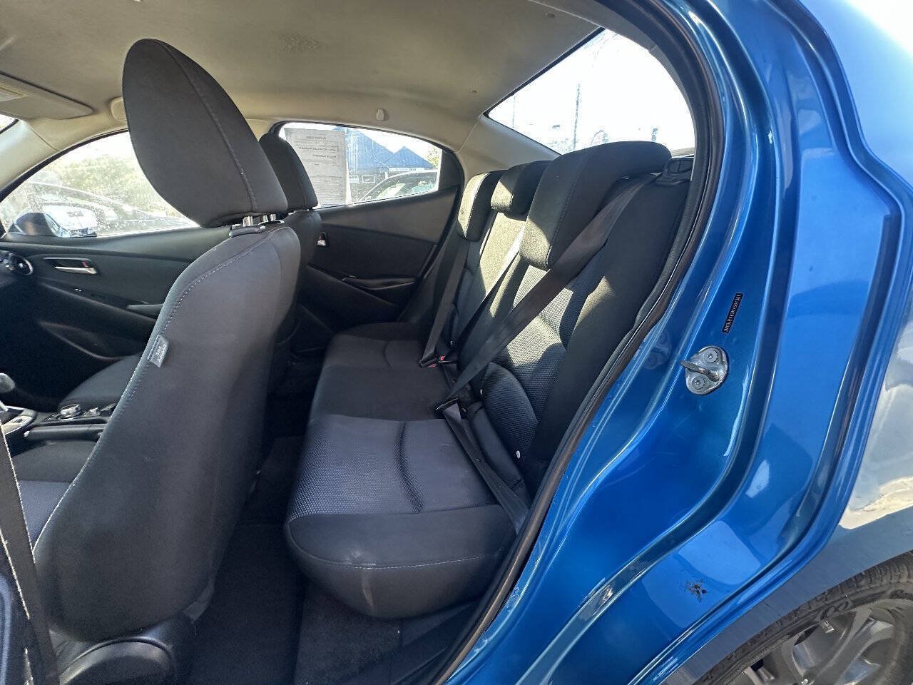 Used 2019 Toyota Yaris LE FWD image 16