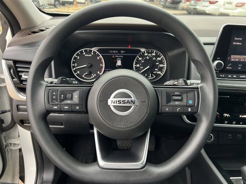 Certified 2021 Nissan Rogue SV image 10