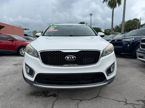 Used 2016 Kia Sorento EX w/ EX Premium Package FWD image 2