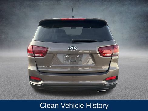 Used 2020 Kia Sorento LX image 4