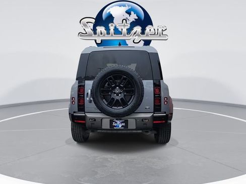 Used 2021 Land Rover Defender 110 X-Dynamic SE image 7