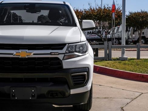 Used 2021 Chevrolet Colorado LT w/ Fleet Safety Package image 35