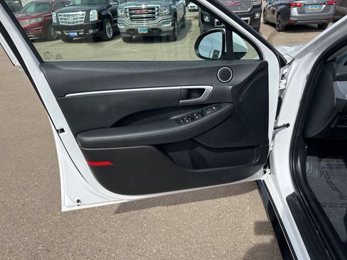 Used 2025 Hyundai Sonata SEL AWD/4WD image 14