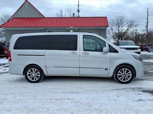 Used 2016 Mercedes-Benz Metris Passenger image 6