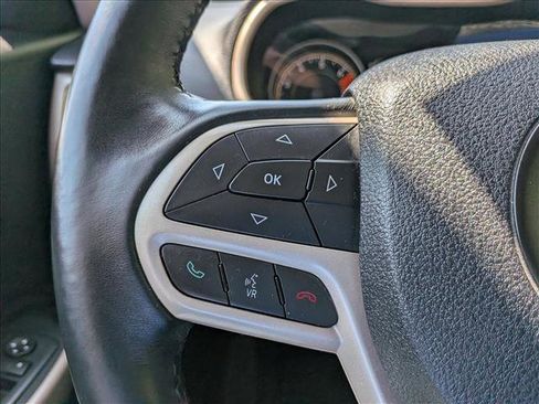 Used 2017 Jeep Cherokee Sport AWD/4WD image 26