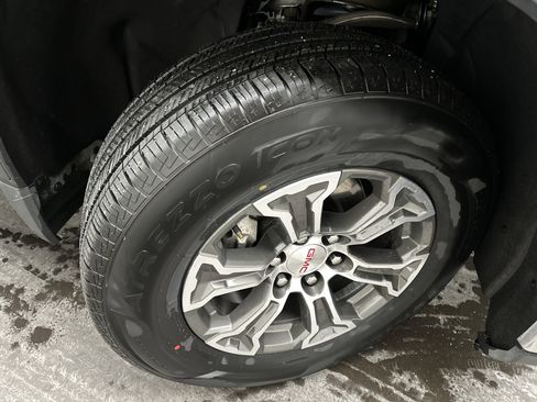 Used 2024 GMC Sierra 1500 SLT image 11