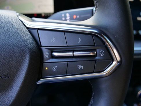 Used 2025 Chevrolet Suburban Premier image 23