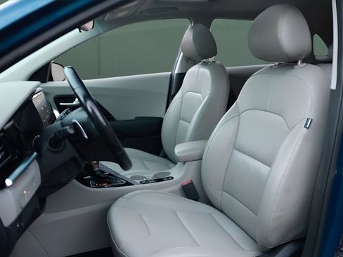Used 2020 Kia Niro EX Premium FWD image 2