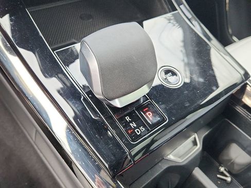 Used 2024 Land Rover Range Rover Sport Dynamic SE image 16