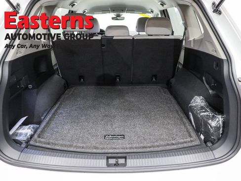 Used 2022 Volkswagen Tiguan S image 9