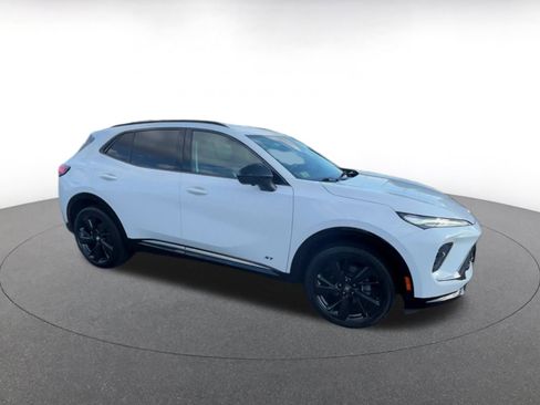 Used 2024 Buick Envision Sport Touring image 2