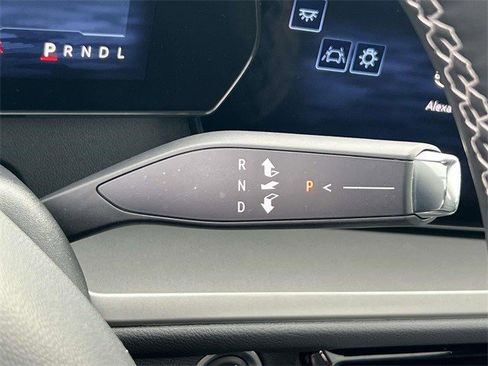 Certified 2025 Chevrolet Traverse LT w/ Sun and Wheel Package image 26