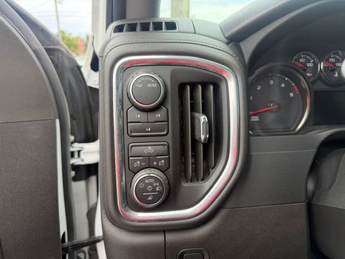 Used 2023 Chevrolet Silverado 2500 LT AWD/4WD image 14