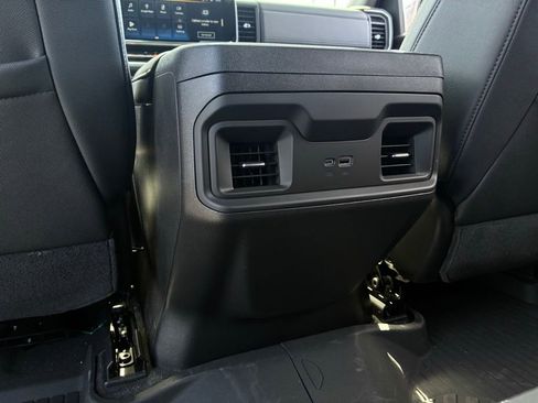 Used 2025 Chevrolet Silverado 1500 LT Trail Boss w/ Convenience Package II image 34