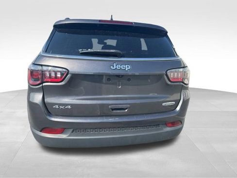 Used 2023 Jeep Compass Latitude AWD/4WD image 7