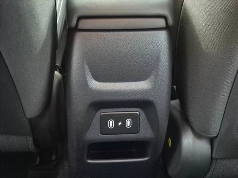 Used 2024 Hyundai Venue SEL FWD image 17