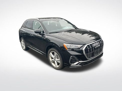 Used 2020 Audi Q3 2.0T Premium w/ Convenience Package image 2