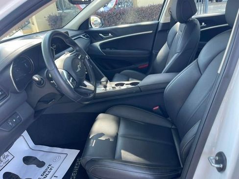 Used 2023 Genesis G70 2.0T image 10