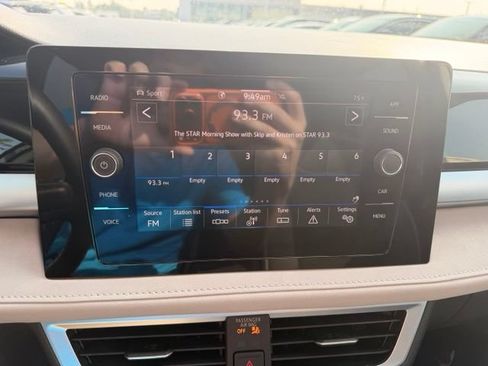 Used 2025 Volkswagen Taos SE w/ Panoramic Sunroof Package AWD/4WD image 22