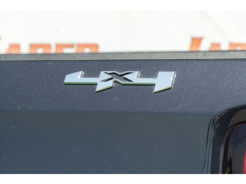 Used 2025 GMC Sierra 1500 SLT AWD/4WD image 25