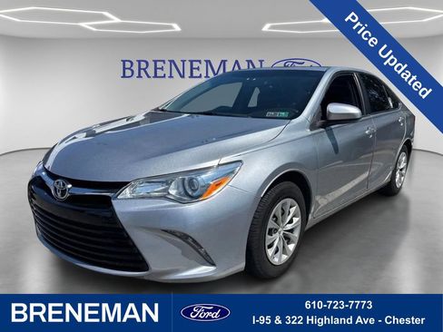 Used 2017 Toyota Camry LE FWD image 1