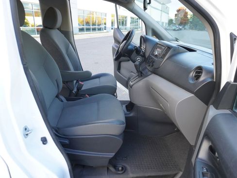 Used 2017 Nissan NV200 S w/ Cruise Control Package image 10