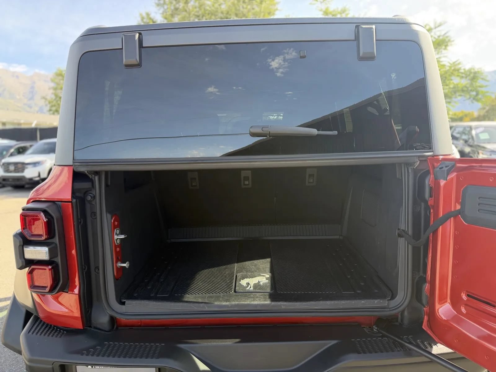 Used 2024 Ford Bronco Raptor w/ Interior Carbon Fiber Pack 6 AWD/4WD image 17