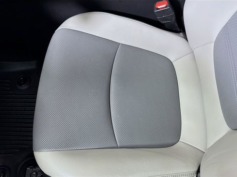 Certified 2022 Toyota RAV4 Limited image 18