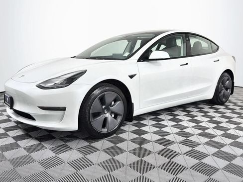 Used 2022 Tesla Model 3 RWD image 5