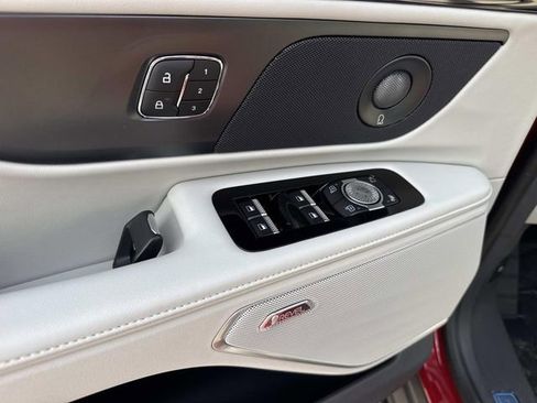 New 2026 Lincoln Nautilus Reserve w/ Jet Appearance Package image 18