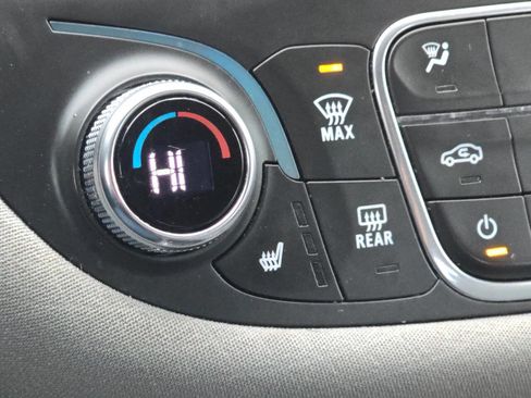 Used 2022 Chevrolet Malibu LT image 18