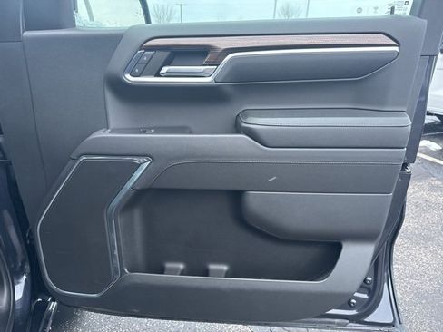 Used 2023 Chevrolet Silverado 1500 RST image 18