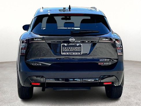 Used 2025 Nissan Kicks SR image 6