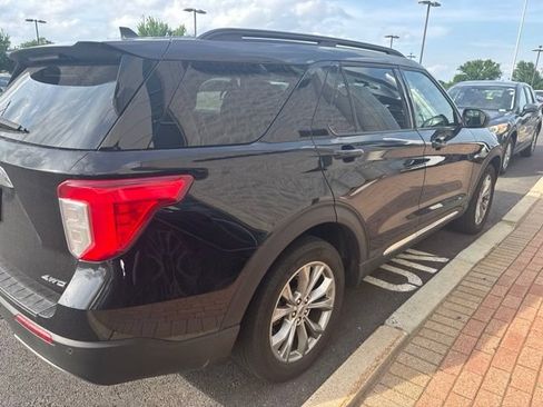Used 2023 Ford Explorer XLT w/ Equipment Group 202A AWD/4WD image 3
