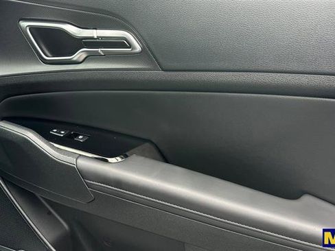 Used 2025 Kia Sportage SX image 20