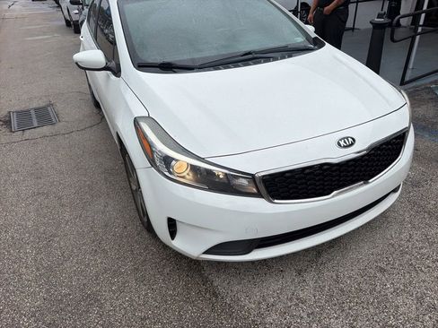 Used 2018 Kia Forte S FWD image 2